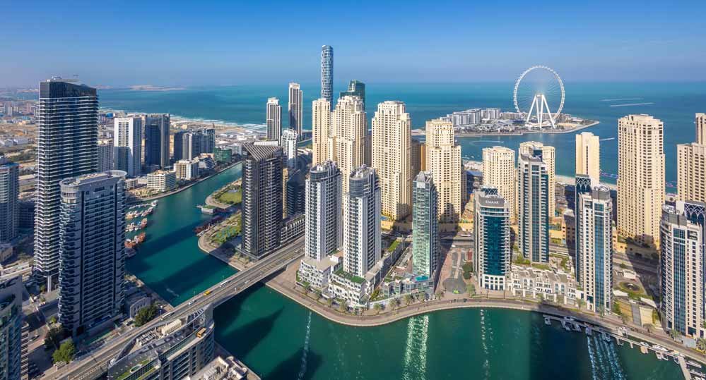 Dubai – urbaanin loiston ja aavikon rauhan kohtaamispaikka