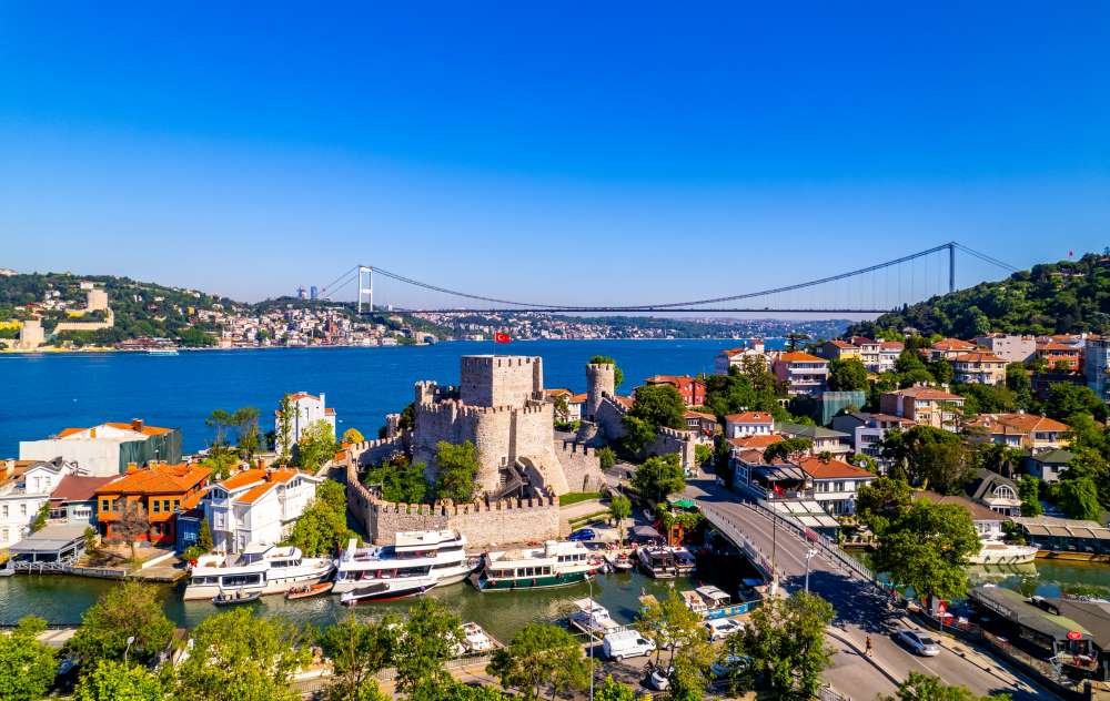 Fatih Sultan Mehmet Bridge & Anadolu Hisarı – Istanbulin historiallinen ja moderni kohtaaminen