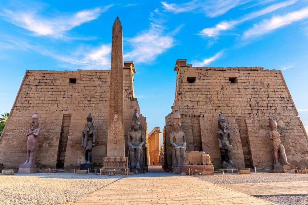 Luxor-Temple-main-entrance-first-pylon-with-obelisk-Egypt