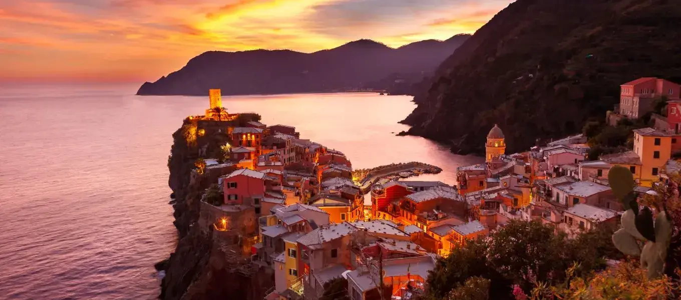 Vernazza, Italia, Auringonlasku. Pakettimatka, Etelänloma